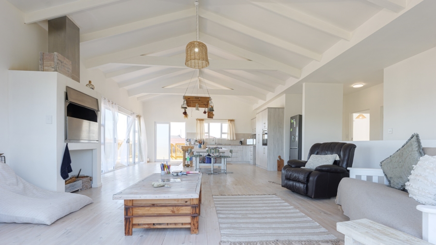 4 Bedroom Property for Sale in Suiderstrand Western Cape